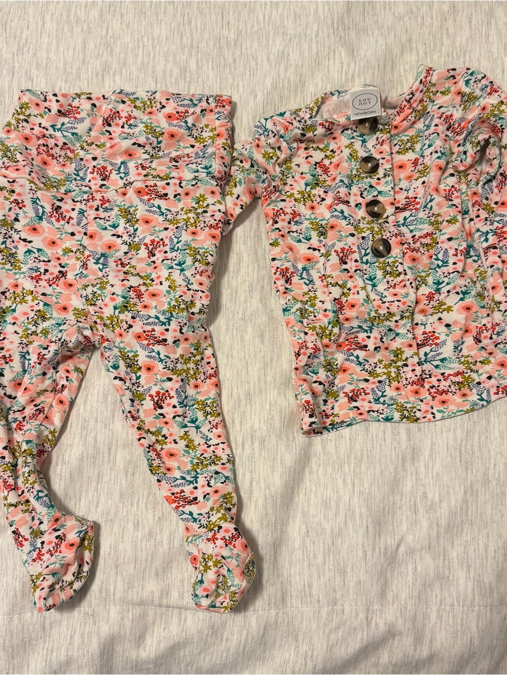 Lou Lou and company Millie Floral Baby Footed top and bottoms newborn like new